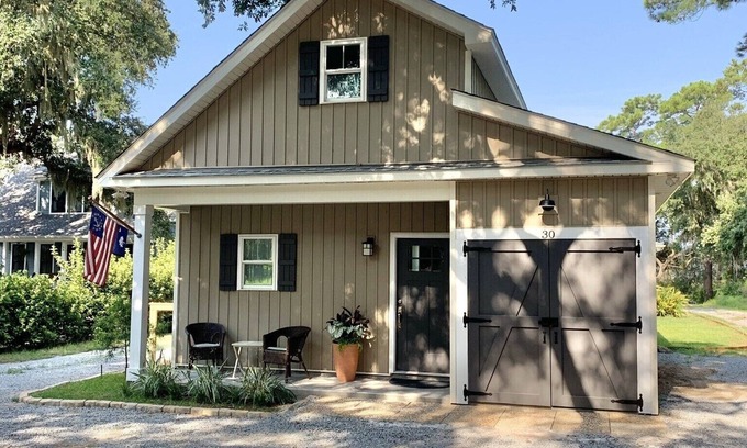 Beaufort House | Sweet cottage, Best Location, Close to Everything, River View