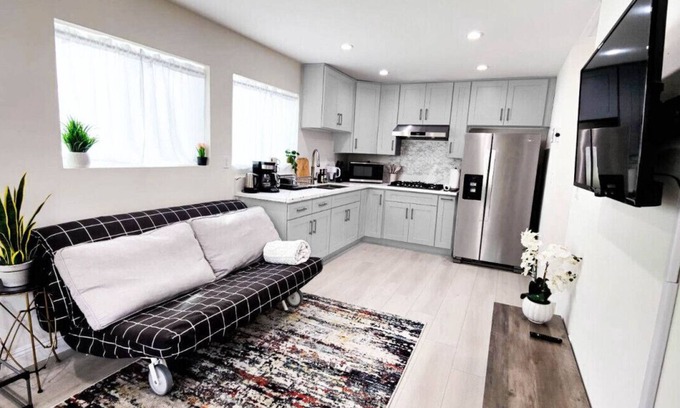 Walnut House | Sweet & Cozy Delight