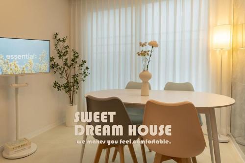 Gangseo Apartment | Sweet Dream House #A Quiet Rest That Warmly Embraces You Even on Unfamiliar Nights