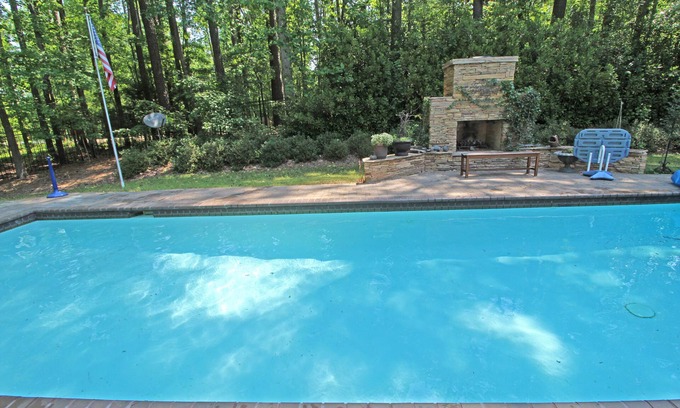 Monroe House | Sweet Elegant Lake Front 3 Acre Southern Hacienda