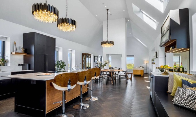 Ballyconneely Ski Chalet | Sweet Garden - A memorable stay