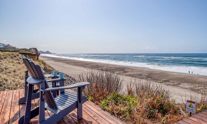 Gleneden Beach House | Sweet Gleneden Beach Oceanfront Single-Level has Big Windows, Beach Access!