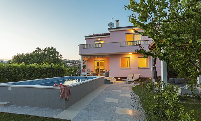 Stobrec Villa | "SWEET HOME MARIJA" with pool and garden.