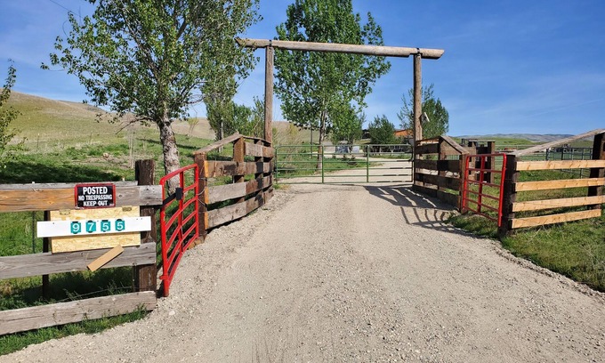 Sweet House | Sweet Home near Sweet, Sqaw Butte, Ola, Montour and Hot Springs!