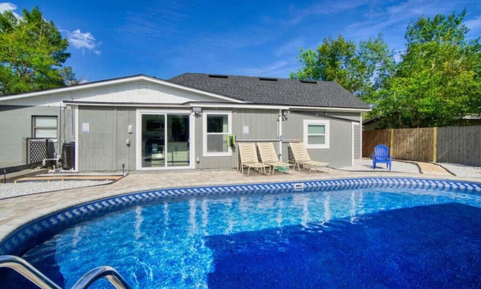 Orange Park House | Sweet Home w/Heated Pool in Orange Park near 295