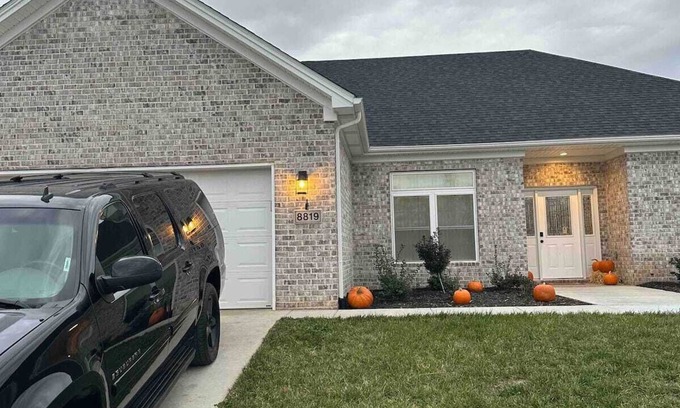 Drake House | Sweet Home1nn