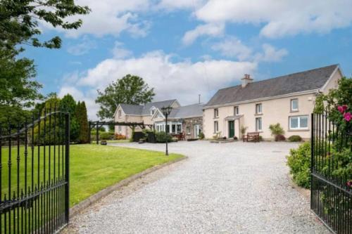 New Ross House | Sweet Lamb Farmhouse