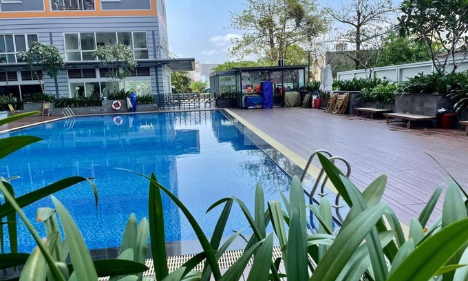 Korean Industrial Zone Apartment | Sweet Luxury Condo 2 /Pool/ 5 Beds/Near Airport