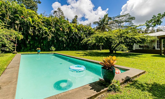 Keaau House | SWEET Luxury Cottage with Private Pool and Studio - Jungle Villa in Keaau