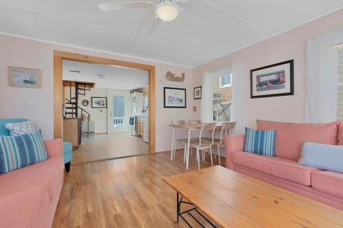 Siasconset House | Sweet Maine Cottage in Camp Ellis