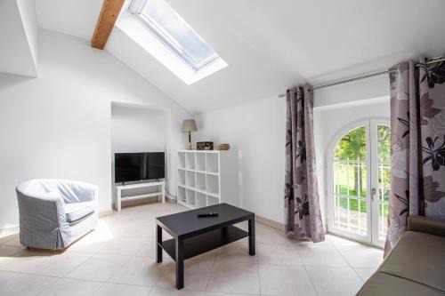 Livange Apartment | Sweet-mane