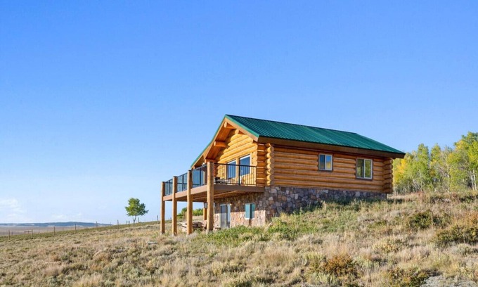 Michigan Hill Cabin | Sweet MTN Cabin 2bedroom 2bath picturesque views