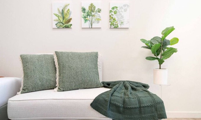 Lawton Park House | Sweet Seattle Studio/1 min to Discovery Park