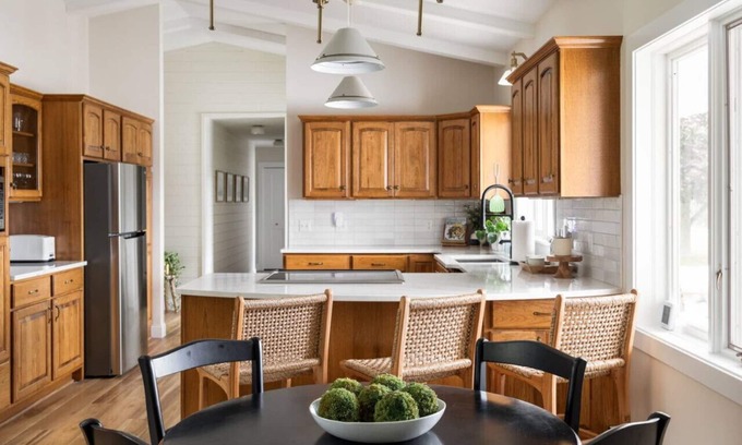 Suttons Bay House | Sweet Shady Lane - Wine Country