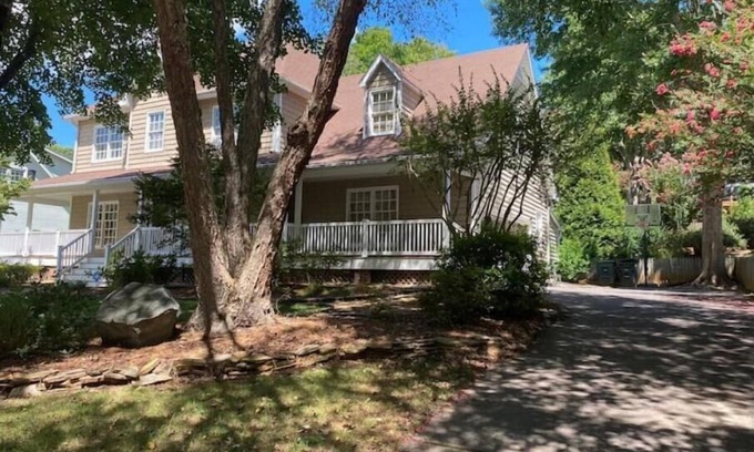 Winston - Salem House | Sweet Southern Dream - 3 Bed, 2.5 Bath, & Office