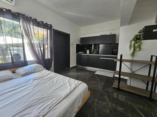 Kiryat Yam Apartment | Sweet suite