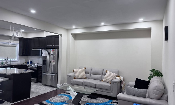 Brampton House | Sweet-Vacation Home