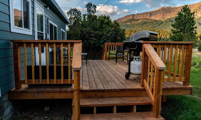 Joseph House | Sweet Wallowa Lake cabin at the Wahluna Terrace Retreat