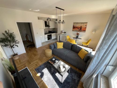 Zagreb Apartment | Sweet yellow