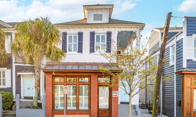 Westside Apartment | Sweetgrass Suite - Walk to King