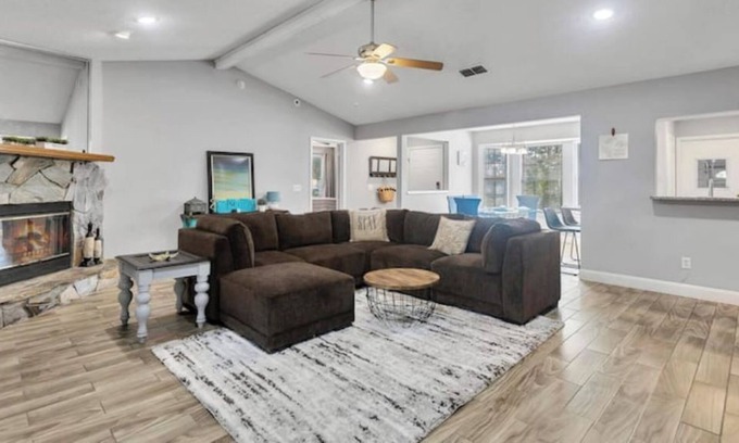 Southside House | Sweetwater Oasis in Heart of Mandarin