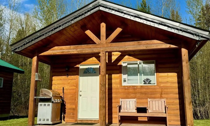 Valemount Cabin | Swift Creek Resort Cabin #3