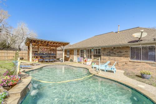 Spring House | Swim and Unwind Pet-Friendly Home in Spring!