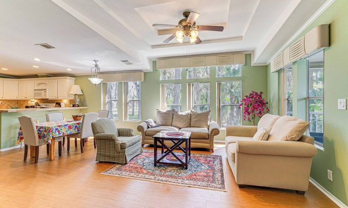 Diplomat House | Swim, Golf & Relax: Family Gem in North Fort Myers