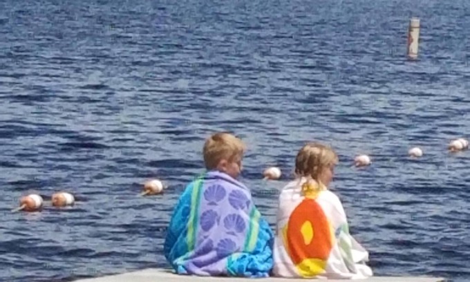 Harrison House | Swim, Kayak, lawn games. Walk to ice cream. Live Theatre , firepit smores!