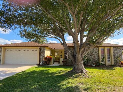 West Port House | Swimming, Boating, Fishing on Gulf & Heated pool