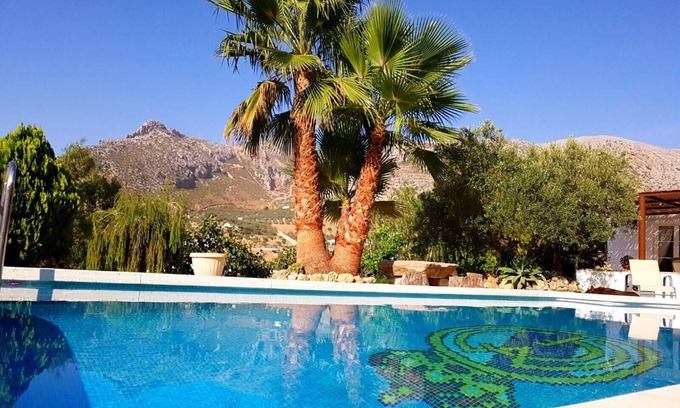 Valle de Abdalagis Cottage | swimming pool, outdoor and indoor kitchen