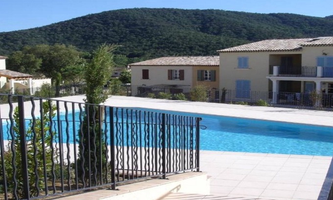 La Mole Villa | Swimming pool and private garden with full internet access