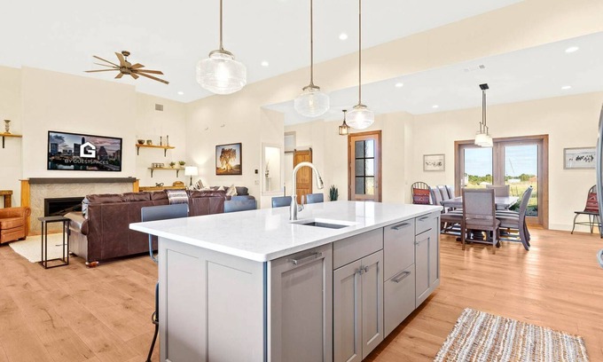 Georgetown House | Swimming Pool, Large Yard, New LOW 2024 Rates!