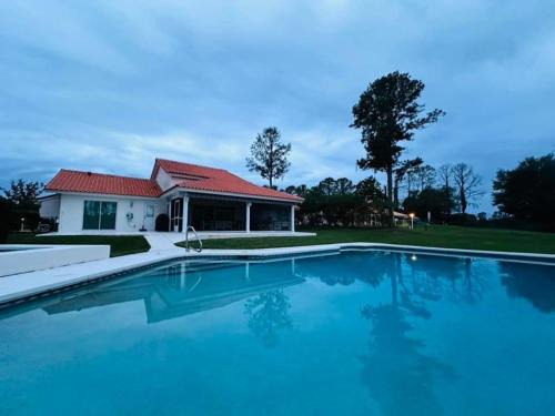 Clermont House | SWISS 24 - Lake Stephanie