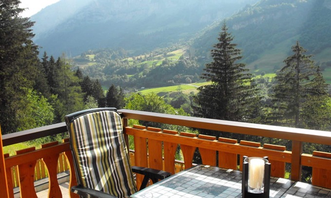 Leukerbad Apartment | Swiss Alpine retreat in beautiful Leukerbad. Close to Baths and ski lifts.