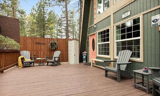 Summit Estates House | Swiss Bliss+5 Min Walk 2 Summit + Ski Slope Views