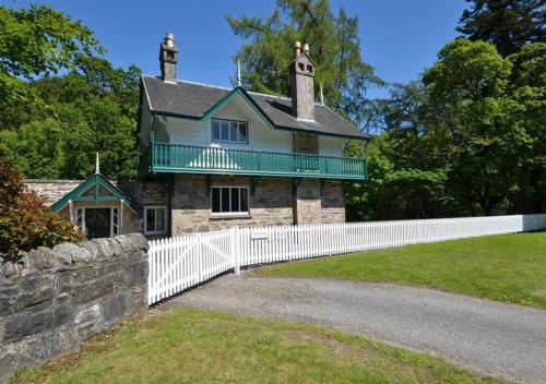 Glenlivet House | Swiss Cottage