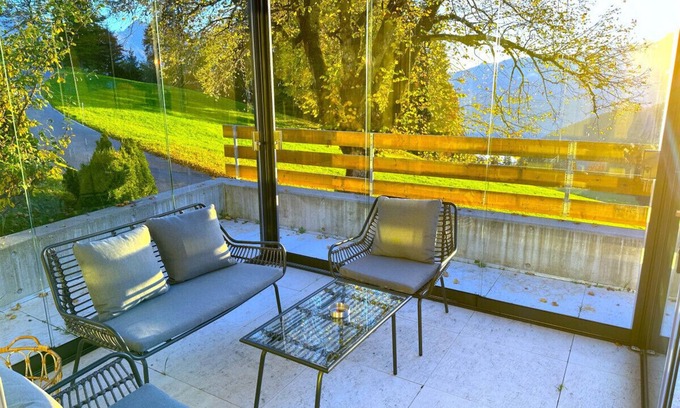 Bangerten Ski Chalet | SwissHut Modern Chalet with Spa - Chalet Beunden