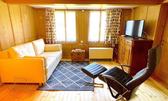 Darligen Apartment | SwissHut Stunning Views Alps Lake - Apart. Erli Up
