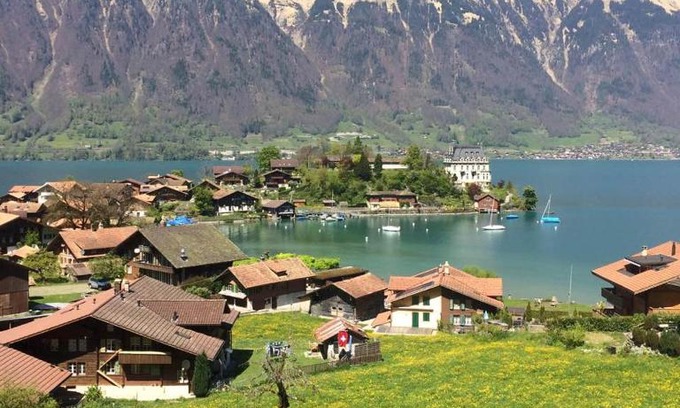 Iseltwald Apartment | Switzerland Iseltwald Apartment