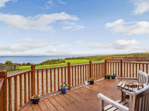 Mey House | Swona