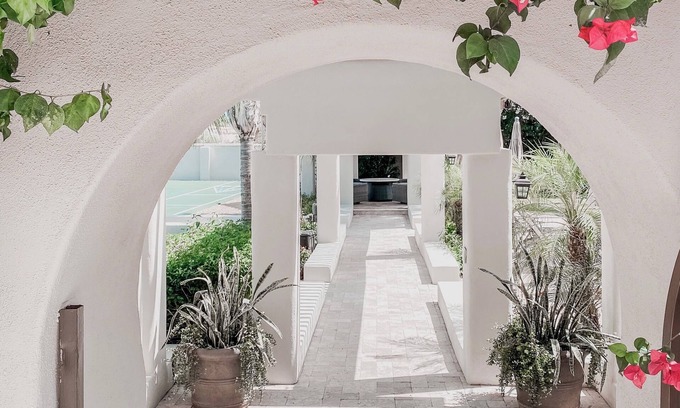 Sundown Manor House | SWSS Celebrity Hideaway: Seen on TV: Sport/Game Court, Pool, Hot Tub, Chef’s Kitchen, water slide.