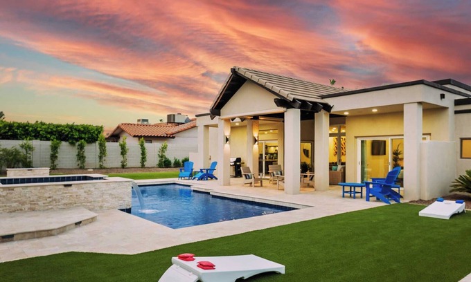 Buenavante House | SWSS - Luxury Pool Hot Tub Putting Green Hot Tub