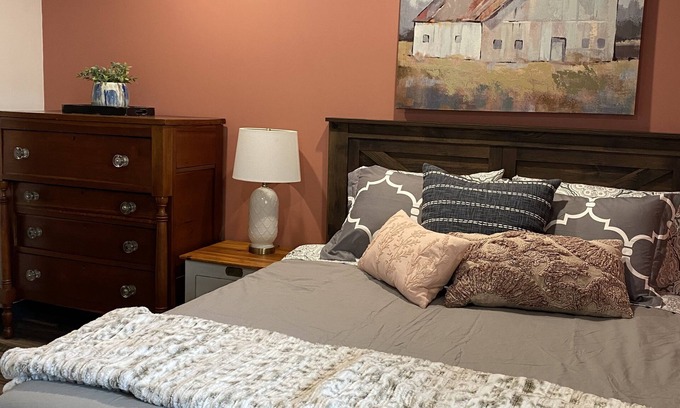 Lewistown Apartment | Sycamore Acres 306 Comfortable 1 bedroom suite with full kitchen and living area