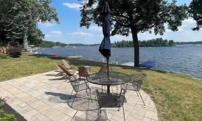 North Webster Cottage | "Sycamore Alley" on Webster Lake