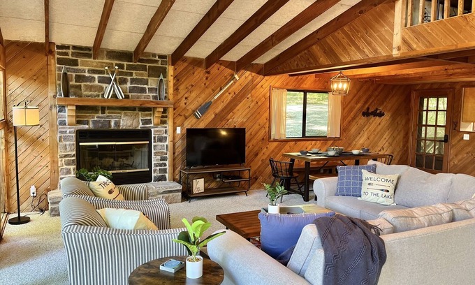 Innsbrook Ski Chalet | Sycamore Retreat - Family Friendly, Waterfront Chalet