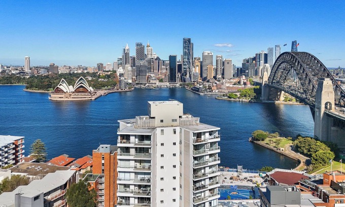 Kirribilli Condo | Sydney Harbour Penthouse with World-class views of Harbour Bridge & Opera House