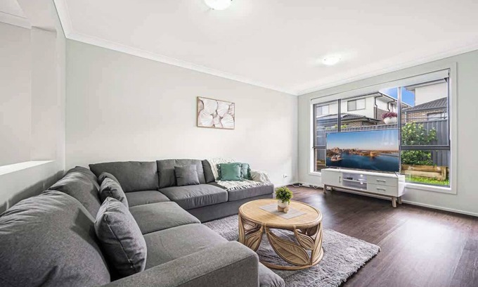 Marsden Park House | Sydney Marsden Park 5 bedrooms House close IKEA