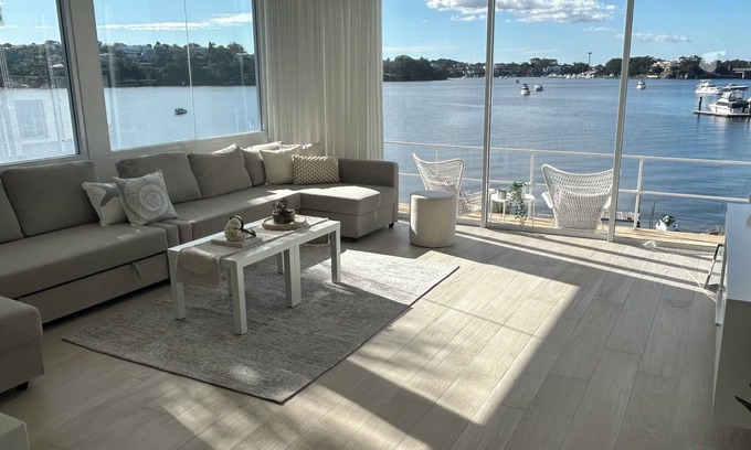 Sylvania House | Sydney Waterfront Retreat