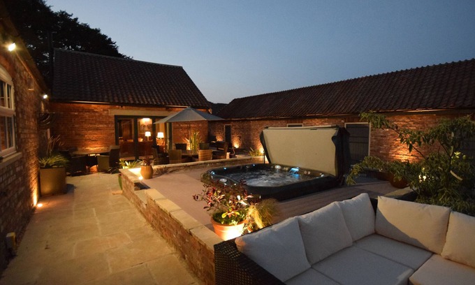 Burythorpe Cottage | Sykes Lodge